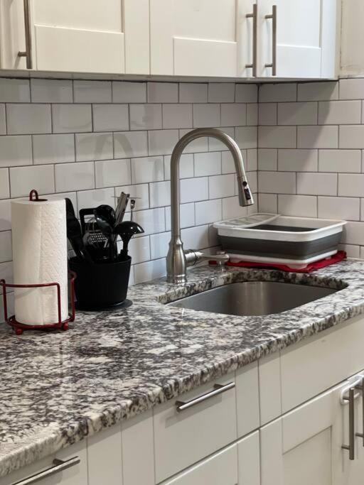 Derive Stays - Affordable Brooklyn Apt. W/ Balcony * Nova York